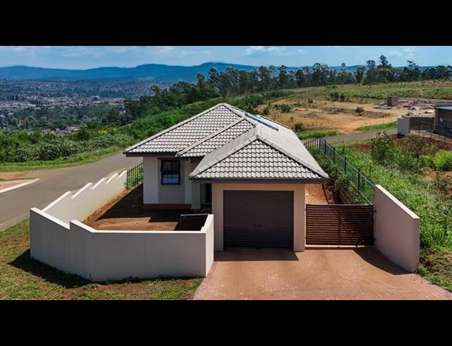 2 BEDROOM TOWNHOUSE FOR SALE IN BISHOPSTOWE